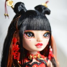 Лили Ченг от Rainbow High