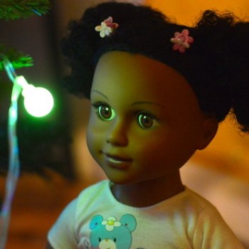 DEFAчка-негритянка у ёлки