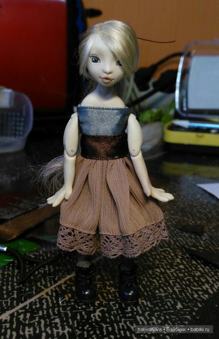 Шарнирная кукла Холи передаёт всем приветы (фото 4)