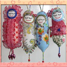 По мотивам куклы Дотти долл, Dotee Doll