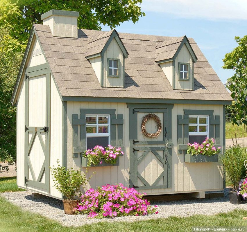 В кукольном домике тоже зажигают свет