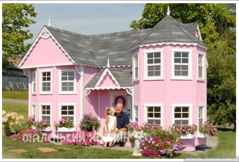 В кукольном домике тоже зажигают свет