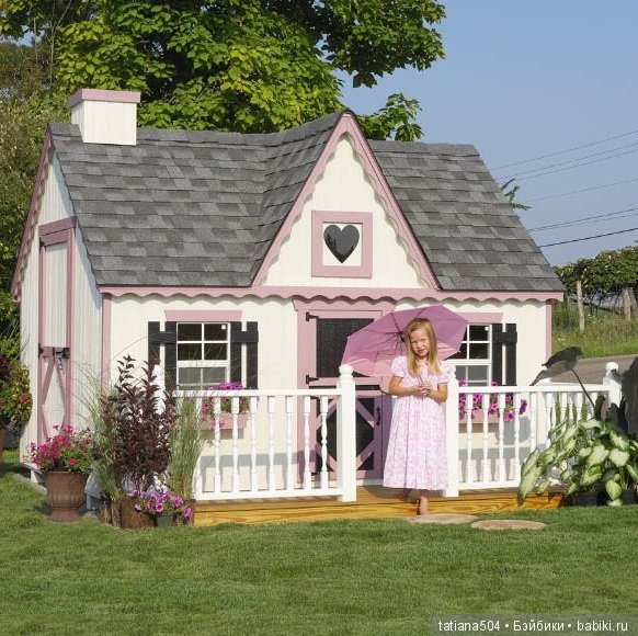 В кукольном домике тоже зажигают свет