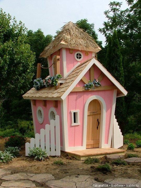 В кукольном домике тоже зажигают свет