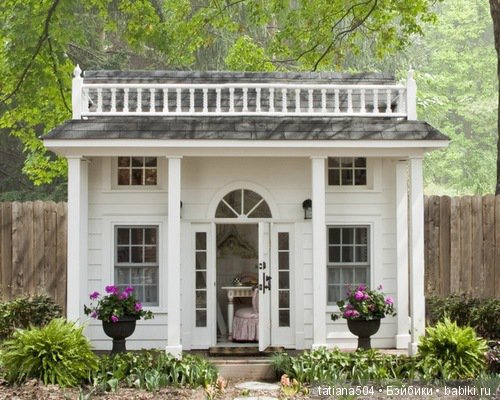 В кукольном домике тоже зажигают свет