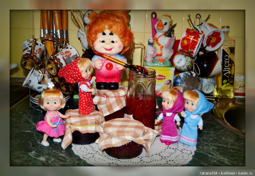 Всех всех с Днем Варенья — Куклы Маша и Медведь (Simba): Маша в кармашке (фото 8)