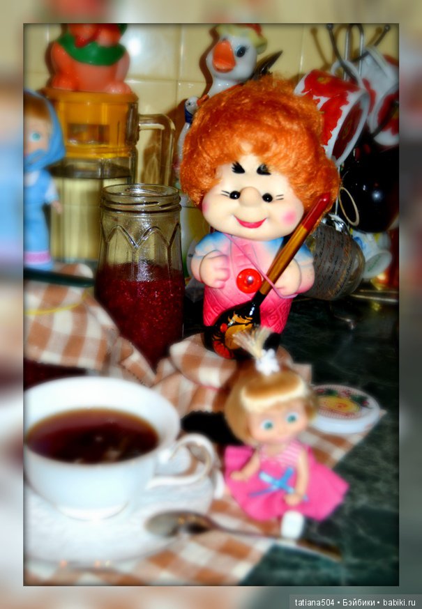 Всех всех с Днем Варенья — Куклы Маша и Медведь (Simba): Маша в кармашке