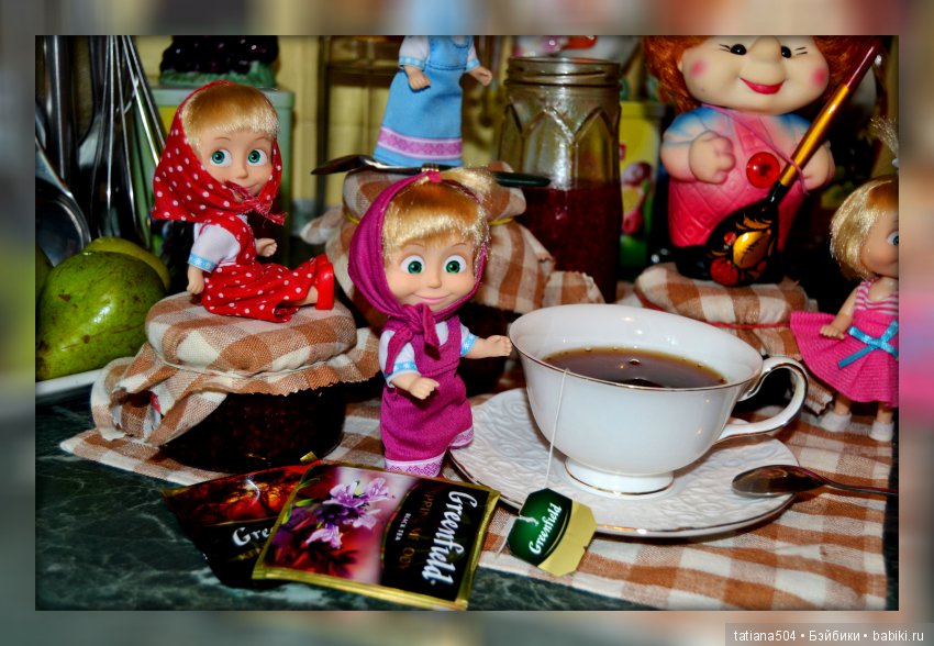 Всех всех с Днем Варенья — Куклы Маша и Медведь (Simba): Маша в кармашке