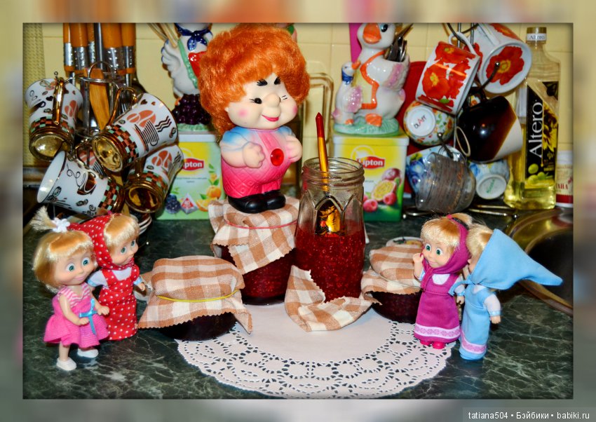 Всех всех с Днем Варенья — Куклы Маша и Медведь (Simba): Маша в кармашке (фото 6)