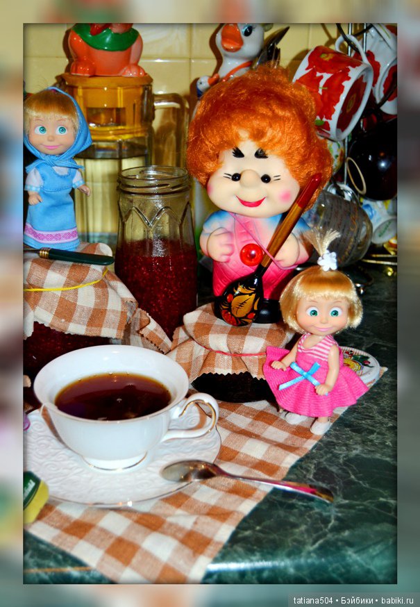 Всех всех с Днем Варенья — Куклы Маша и Медведь (Simba): Маша в кармашке