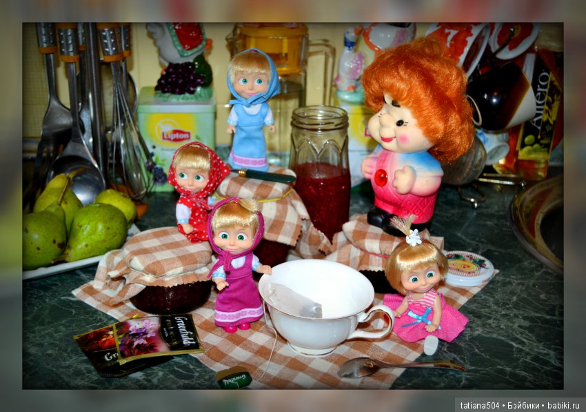 Всех всех с Днем Варенья — Куклы Маша и Медведь (Simba): Маша в кармашке (фото 10)