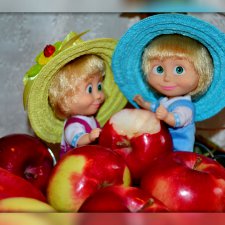 Как Маши яблочки собирали