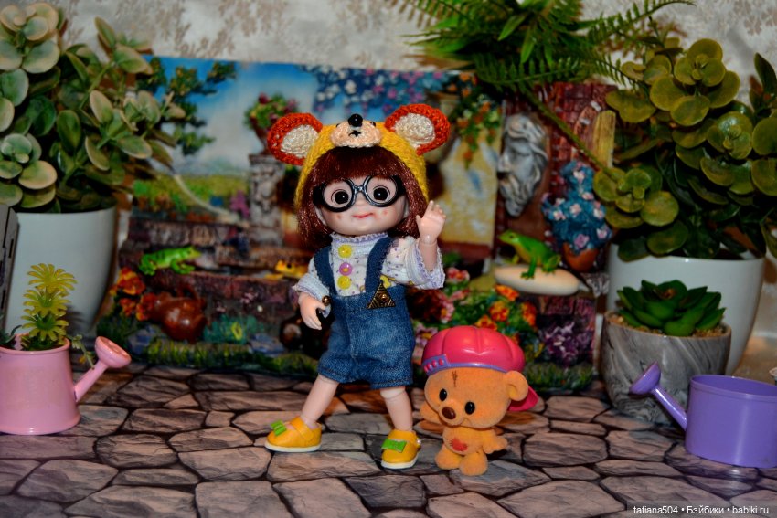 В нашем чудо-садике чудо-куколки живут