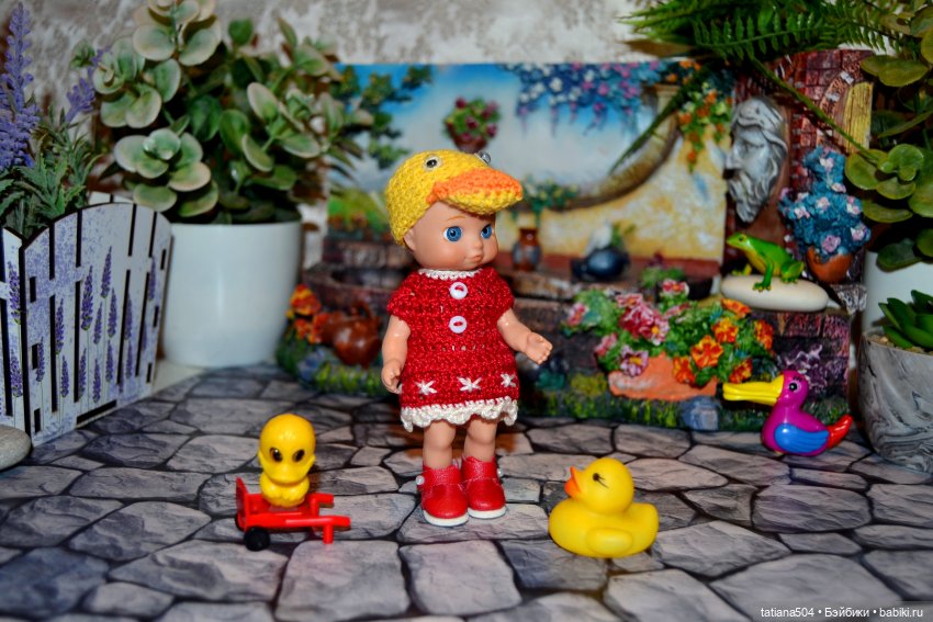 В нашем чудо-садике чудо-куколки живут