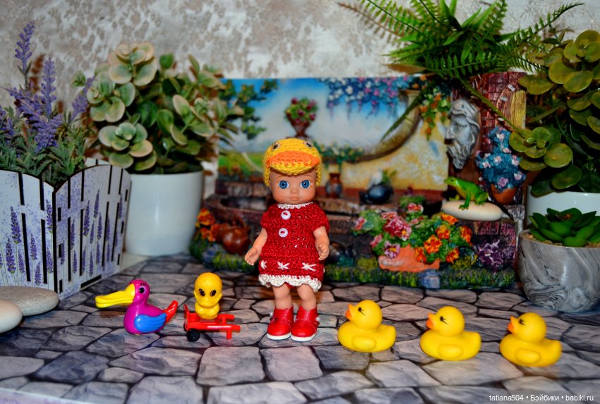В нашем чудо-садике чудо-куколки живут