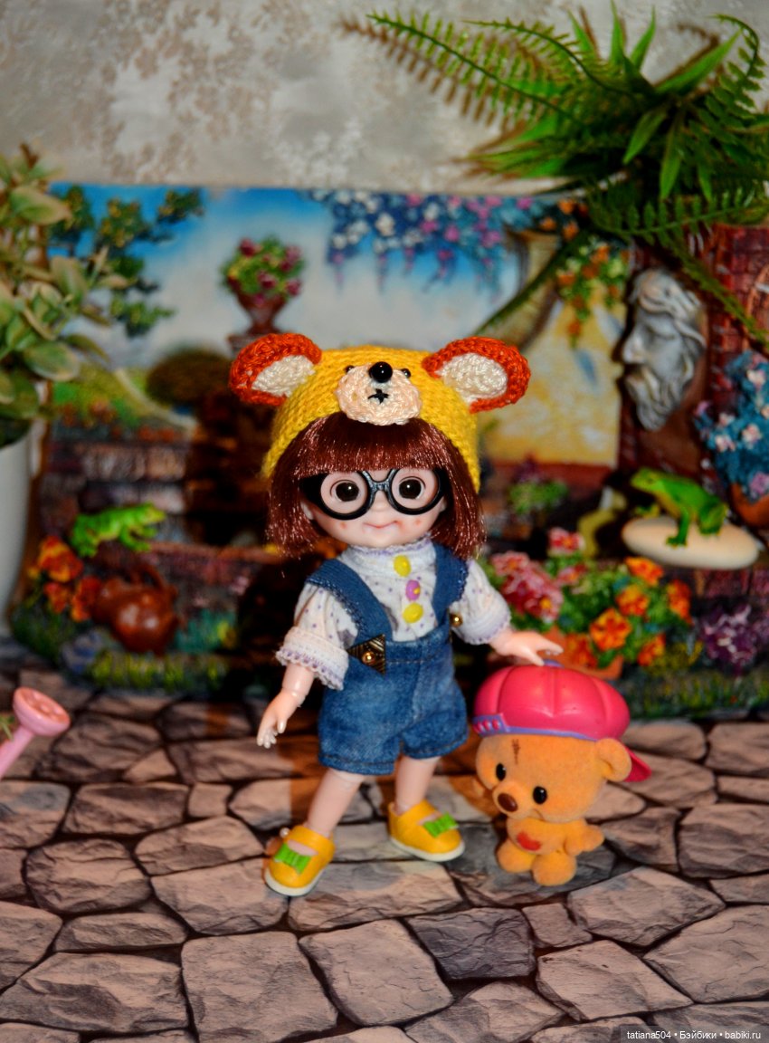 В нашем чудо-садике чудо-куколки живут