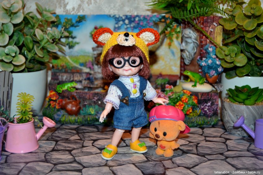 В нашем чудо-садике чудо-куколки живут