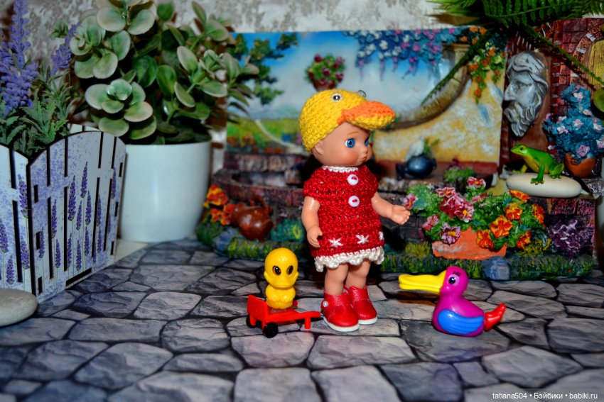 В нашем чудо-садике чудо-куколки живут