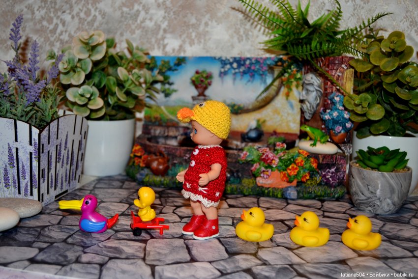 В нашем чудо-садике чудо-куколки живут