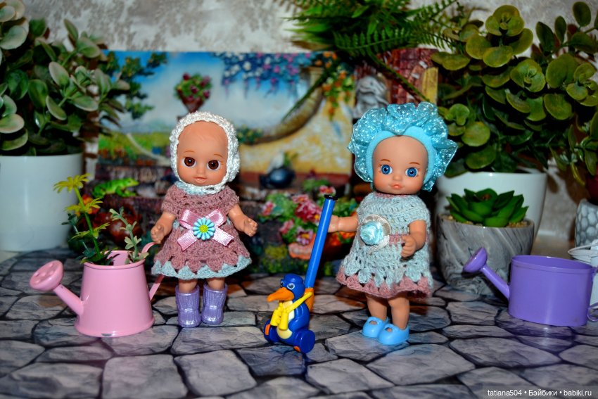 В нашем чудо-садике чудо-куколки живут