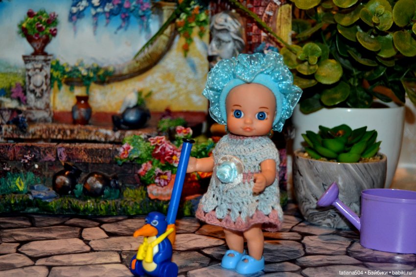 В нашем чудо-садике чудо-куколки живут