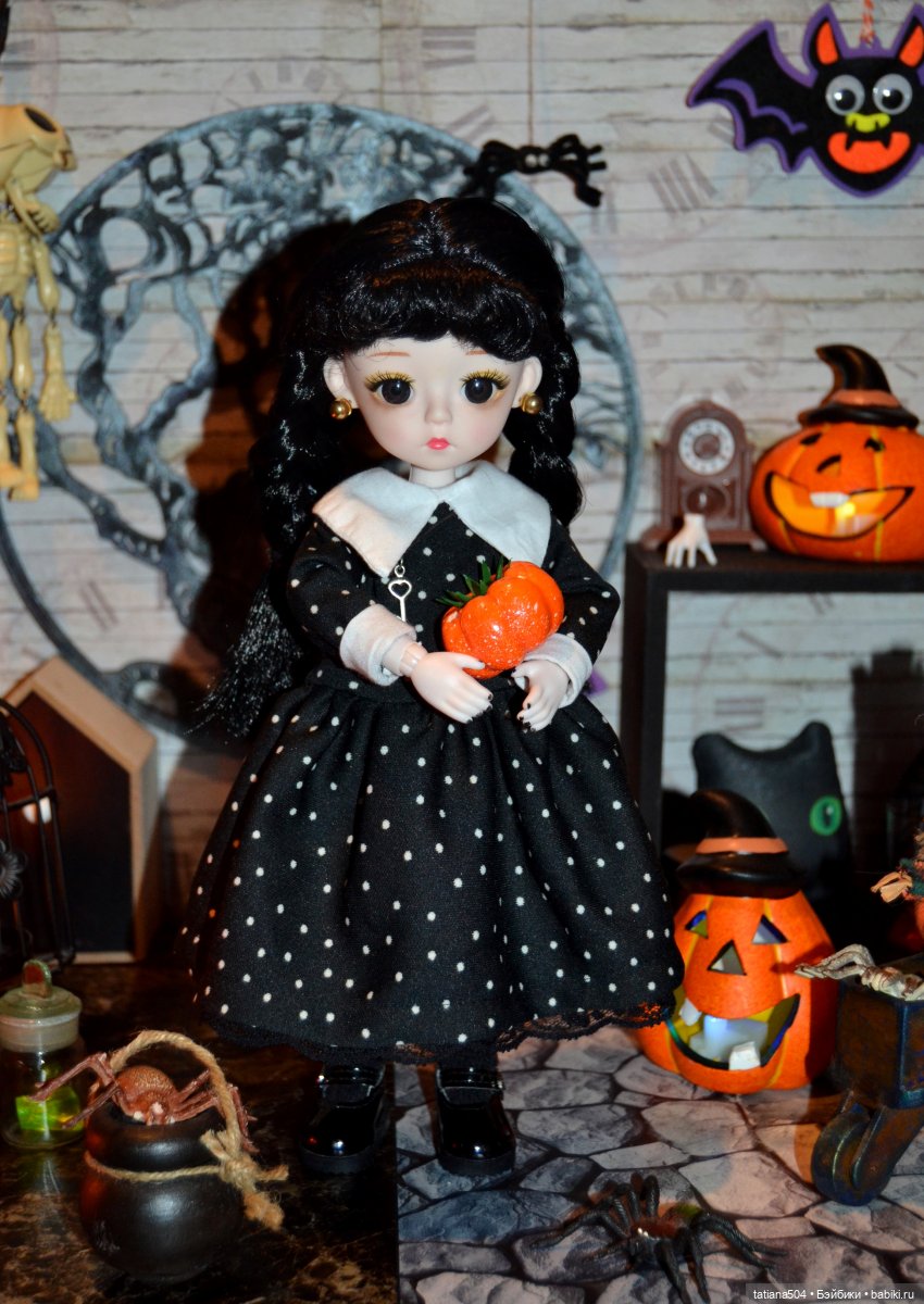 Halloween вместе с Уэнсдей (фото 10)