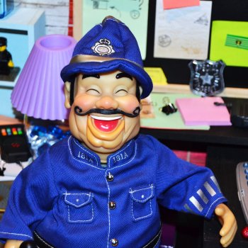 Смеяться разрешается