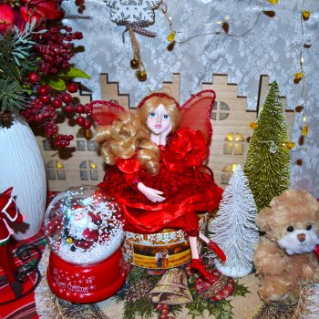 Такие разные рождественские девочки