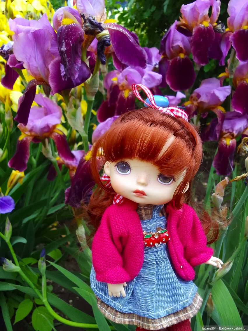 Белла в саду разноцветных Ирисов, часть 2