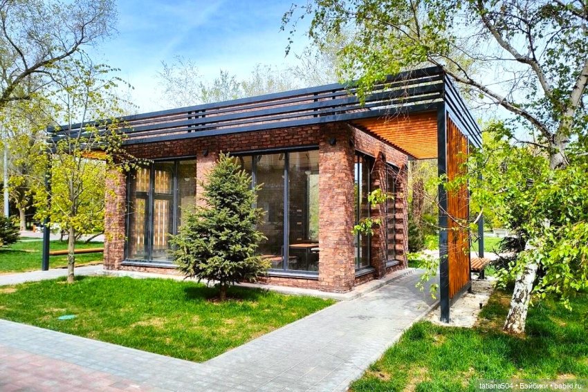 Маша в «Комсомольском садике»