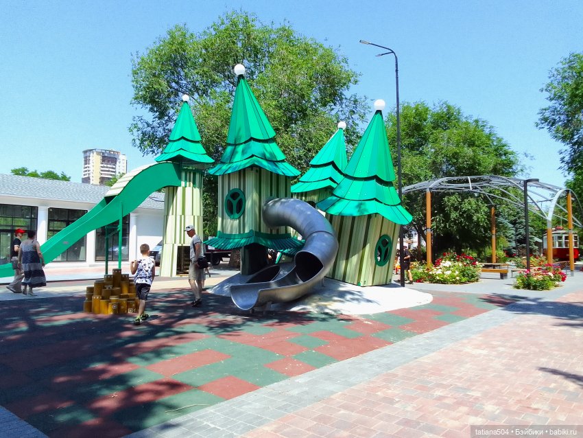 Маша в «Комсомольском садике»