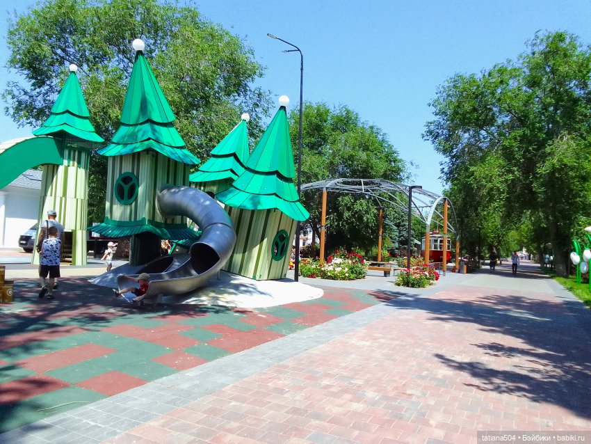 Маша в «Комсомольском садике»