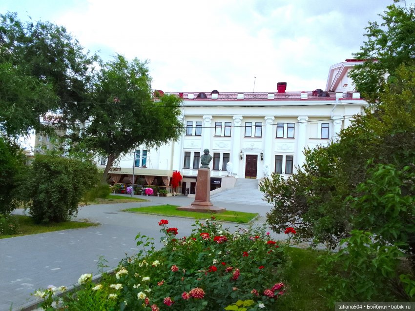 Маша в «Комсомольском садике»