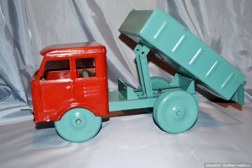 История Волгоградского завода металлопластмассовой игрушки