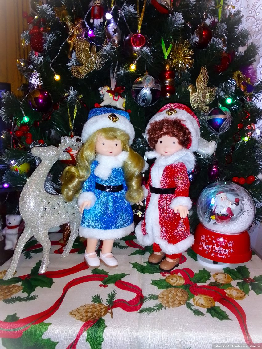 Рождество, красный Кардинал и малышка Петси