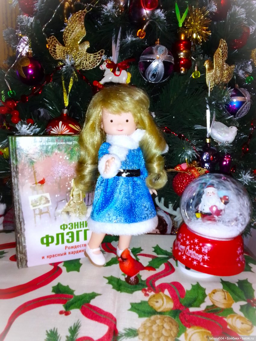 Рождество, красный Кардинал и малышка Петси