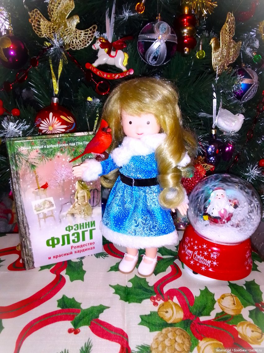 Рождество, красный Кардинал и малышка Петси