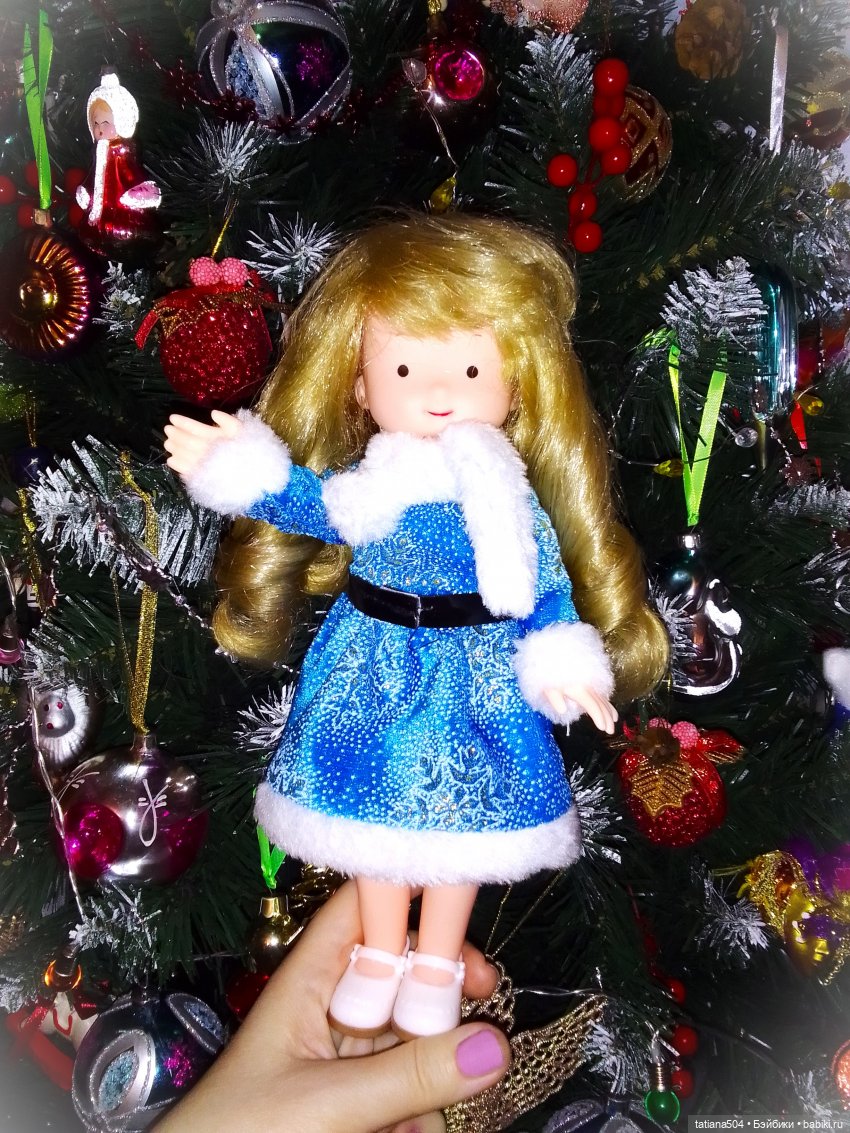 Рождество, красный Кардинал и малышка Петси