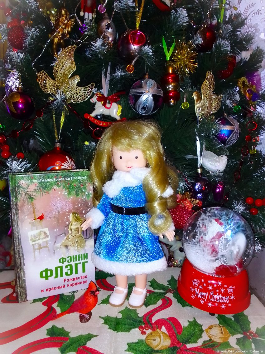 Рождество, красный Кардинал и малышка Петси