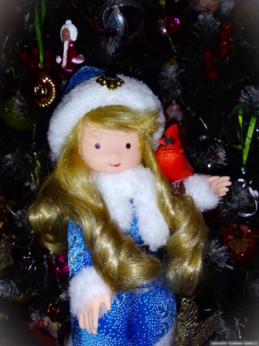 Рождество, красный Кардинал и малышка Петси