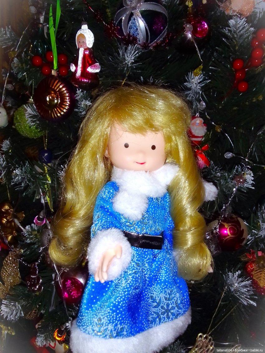 Рождество, красный Кардинал и малышка Петси