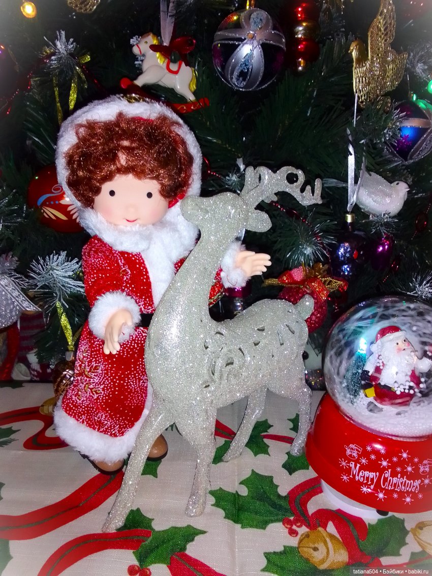 Рождество, красный Кардинал и малышка Петси