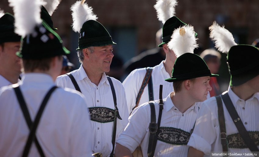 Тирольский национальный костюм: история и образы в мире кукол. Австрия (фото 7)