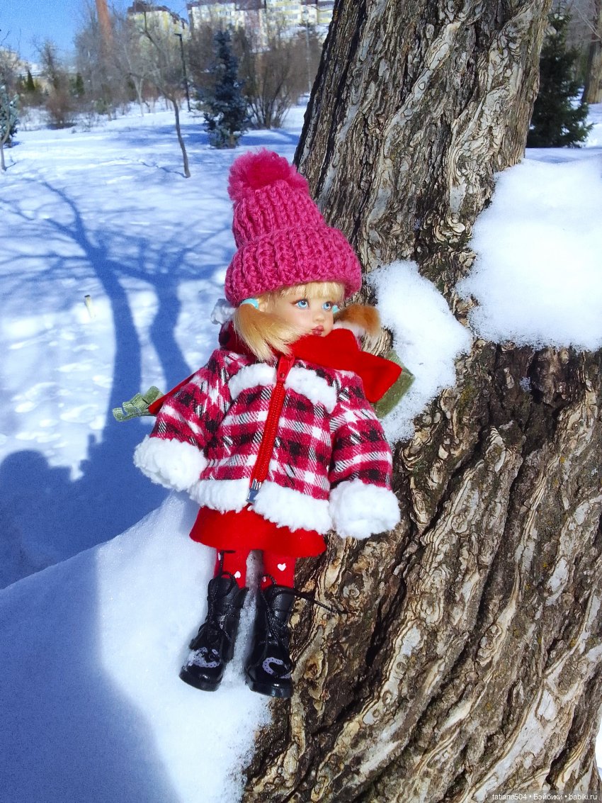 Как с нами февраль прощался, гуляли с Аришой и Машей