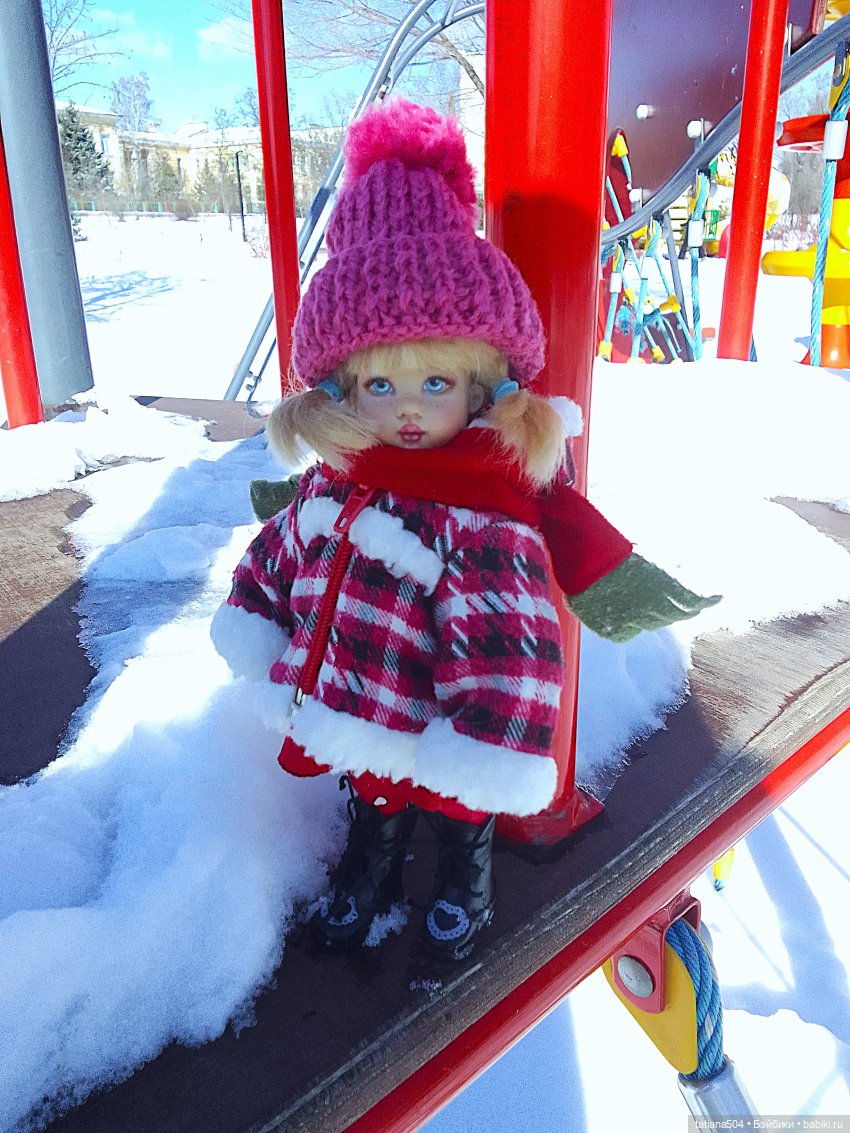 Как с нами февраль прощался, гуляли с Аришой и Машей