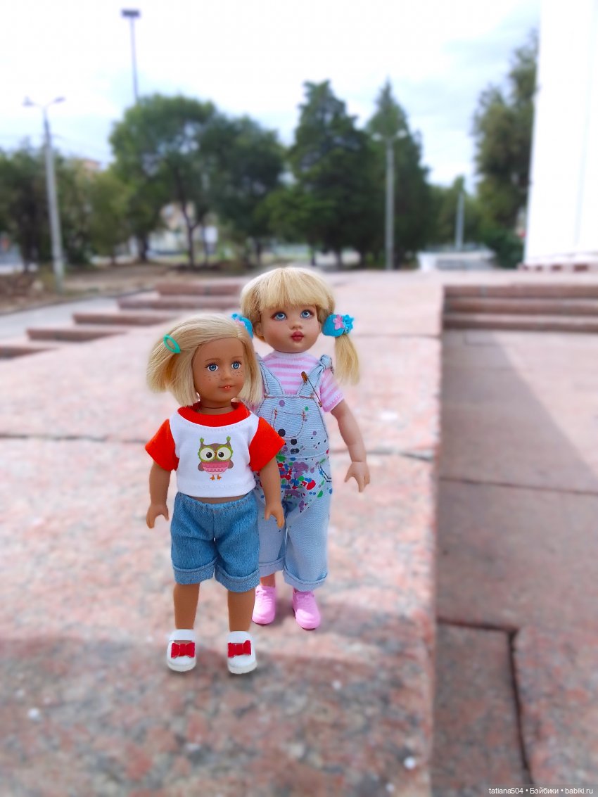 Little girls встречают осень