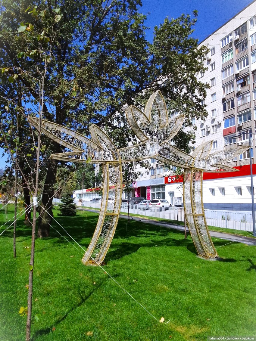 Little girls встречают осень