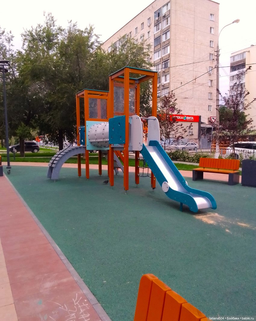 Little girls встречают осень