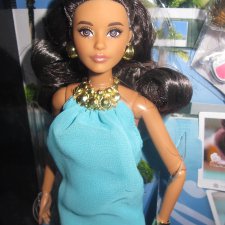 barbie look pool chic