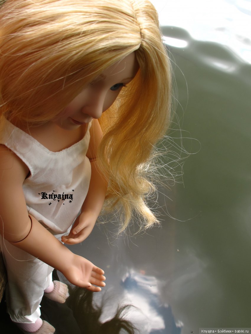 Нежная застенчивая школьница времен Нового Света. Амелия A Girl for All Time